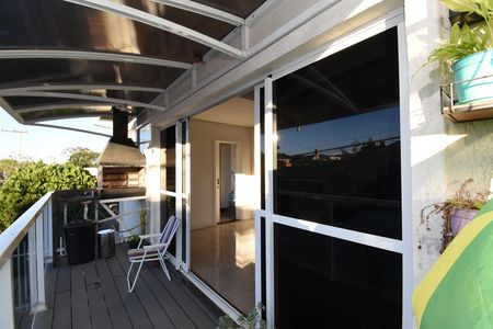 Sacada com Churrasqueira de casa para alugar com 7 quartos, 370m² em Xaxim, Curitiba