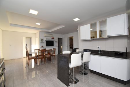 Casa para alugar com 370m², 7 quartos e 4 vagasSala/Cozinha