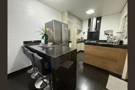 Casa à venda com 3 quartos, 85m² em Estrela Dalva, Contagem
