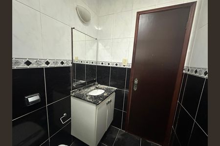 Casa para alugar com 93m², 3 quartos e 1 vaga Casa para alugar com 93m², 3 quartos e 1 vagaBanheiro Social
