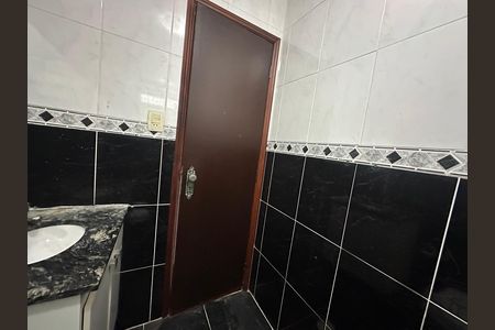 Casa para alugar com 93m², 3 quartos e 1 vaga Casa para alugar com 93m², 3 quartos e 1 vagaBanheiro Social
