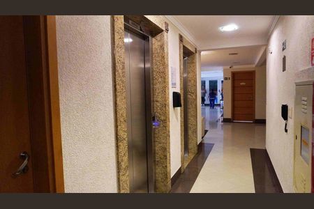 Apartamento para alugar com 83m², 2 quartos e 2 vagasAcesso aos elevadores