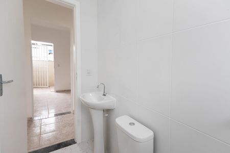 Casa para alugar com 40m², 1 quarto e sem vaga Casa para alugar com 40m², 1 quarto e sem vagaBanheiro