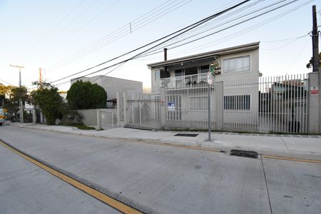 Casa para alugar com 370m², 3 quartos e 4 vagasFachada