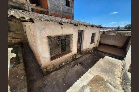 Casa à venda com 100m², 2 quartos e 4 vagas