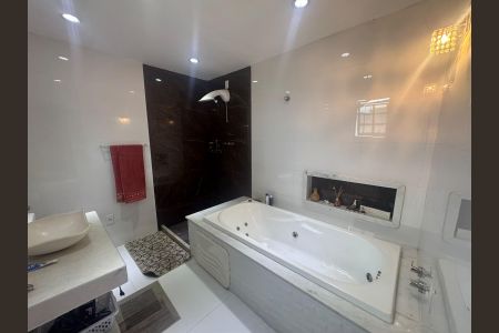 Banheiro de casa à venda com 5 quartos, 450m² em Campo Grande, Rio de Janeiro