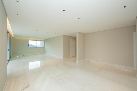 Apartamento para alugar com 242m², 4 quartos e 5 vagas Apartamento para alugar com 242m², 4 quartos e 5 vagasSALA