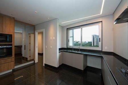 Apartamento para alugar com 242m², 4 quartos e 5 vagas Apartamento para alugar com 242m², 4 quartos e 5 vagasCOZINHA