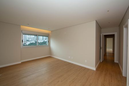 Apartamento para alugar com 242m², 4 quartos e 5 vagas Apartamento para alugar com 242m², 4 quartos e 5 vagasQUARTO4