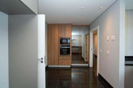 Apartamento para alugar com 242m², 4 quartos e 5 vagas Apartamento para alugar com 242m², 4 quartos e 5 vagasCOZINHA