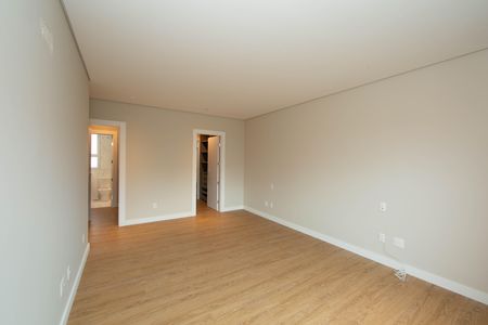 Apartamento para alugar com 242m², 4 quartos e 5 vagas Apartamento para alugar com 242m², 4 quartos e 5 vagasQUARTO4