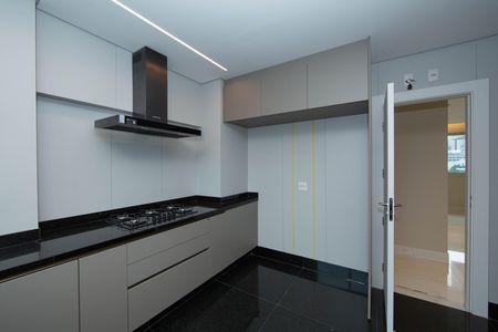 Apartamento para alugar com 242m², 4 quartos e 5 vagas Apartamento para alugar com 242m², 4 quartos e 5 vagasCOZINHA
