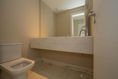 Apartamento para alugar com 242m², 4 quartos e 5 vagas Apartamento para alugar com 242m², 4 quartos e 5 vagasBANHEIRO1