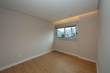 Apartamento para alugar com 242m², 4 quartos e 5 vagas Apartamento para alugar com 242m², 4 quartos e 5 vagasQUARTO3