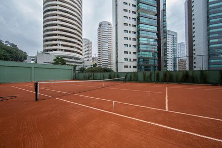 Apartamento para alugar com 242m², 4 quartos e 5 vagas Apartamento para alugar com 242m², 4 quartos e 5 vagasQUADRA DE TENIS