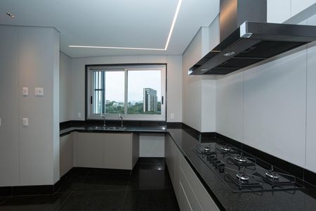 Apartamento para alugar com 242m², 4 quartos e 5 vagas Apartamento para alugar com 242m², 4 quartos e 5 vagasCOZINHA