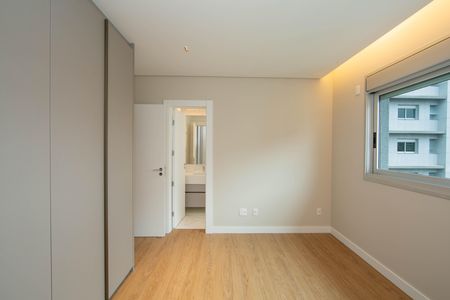 Apartamento para alugar com 242m², 4 quartos e 5 vagas Apartamento para alugar com 242m², 4 quartos e 5 vagasQUARTO2