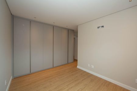 Apartamento para alugar com 242m², 4 quartos e 5 vagas Apartamento para alugar com 242m², 4 quartos e 5 vagasQUARTO1