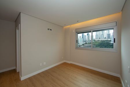 Apartamento para alugar com 242m², 4 quartos e 5 vagas Apartamento para alugar com 242m², 4 quartos e 5 vagasQUARTO1