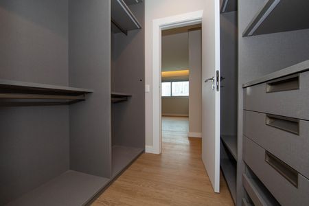 Apartamento para alugar com 242m², 4 quartos e 5 vagas Apartamento para alugar com 242m², 4 quartos e 5 vagasQUARTO4