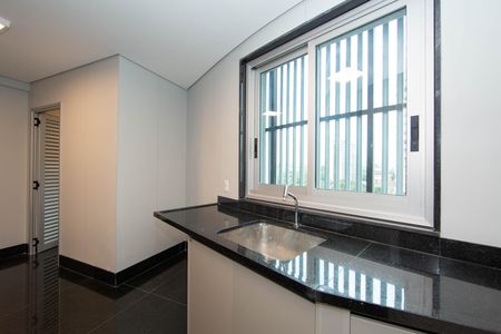 Apartamento para alugar com 242m², 4 quartos e 5 vagas Apartamento para alugar com 242m², 4 quartos e 5 vagasAREA DE SERVICO