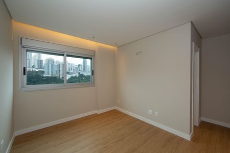 Apartamento para alugar com 242m², 4 quartos e 5 vagas Apartamento para alugar com 242m², 4 quartos e 5 vagasQUARTO3