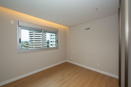 Apartamento para alugar com 242m², 4 quartos e 5 vagas Apartamento para alugar com 242m², 4 quartos e 5 vagasQUARTO2
