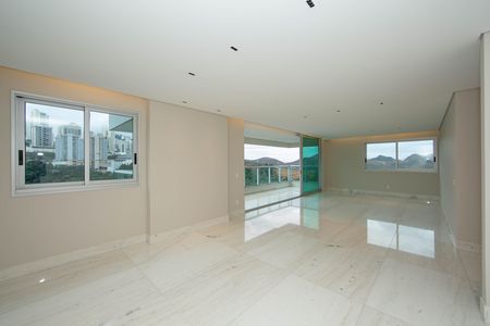 SALA de apartamento para alugar com 4 quartos, 242m² em Vale do Sereno, Nova Lima