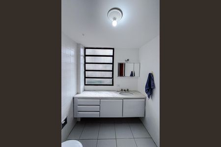 Apartamento à venda com 96m², 2 quartos e 1 vaga Apartamento à venda com 96m², 2 quartos e 1 vagaBanheiro