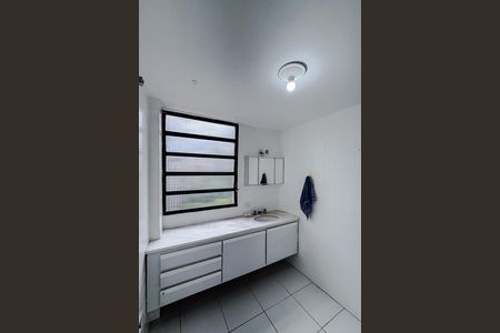 Apartamento à venda com 96m², 2 quartos e 1 vaga Apartamento à venda com 96m², 2 quartos e 1 vagaBanheiro