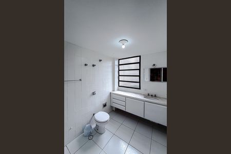 Apartamento à venda com 96m², 2 quartos e 1 vaga Apartamento à venda com 96m², 2 quartos e 1 vagaBanheiro