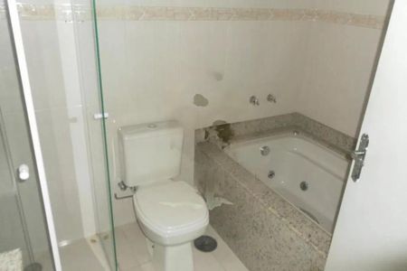 Casa à venda com 4 quartos, 255m² em Campo Grande, São Paulo