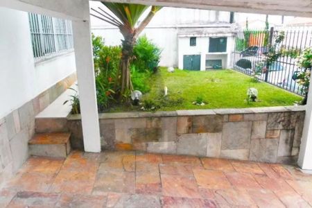 Casa à venda com 4 quartos, 255m² em Campo Grande, São Paulo