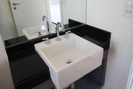 Studio para alugar com 31m², 1 quarto e sem vaga Studio para alugar com 31m², 1 quarto e sem vagaBanheiro