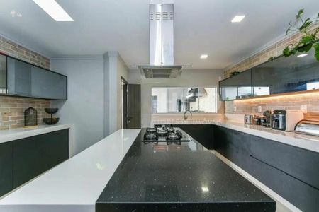 Casa à venda com 4 quartos, 240m² em Santo Amaro, São Paulo