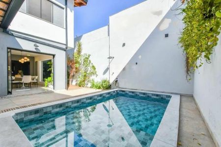 Casa à venda com 4 quartos, 240m² em Santo Amaro, São Paulo