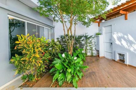 Casa à venda com 240m², 4 quartos e 3 vagas