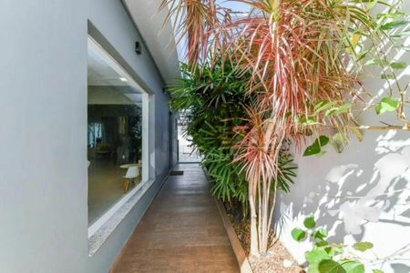 Casa à venda com 4 quartos, 240m² em Santo Amaro, São Paulo