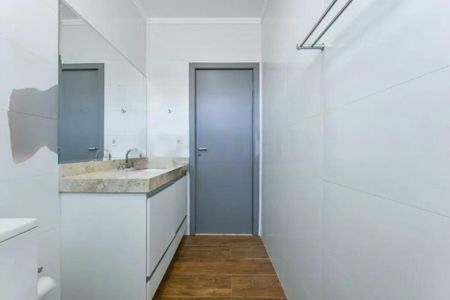Casa à venda com 240m², 4 quartos e 3 vagas