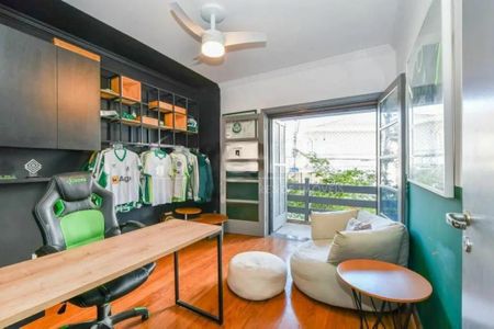 Casa à venda com 240m², 4 quartos e 3 vagas