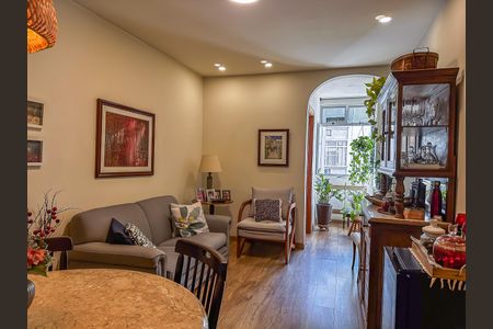 Apartamento à venda com 60m², 2 quartos e 1 vaga