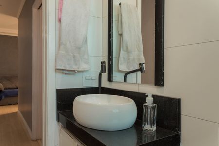 Apartamento para alugar com 56m², 2 quartos e 1 vaga Apartamento para alugar com 56m², 2 quartos e 1 vagaBanheiro