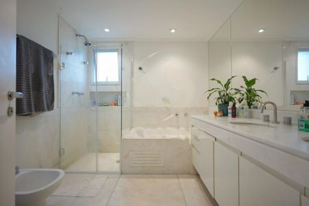 Apartamento à venda com 266m², 4 quartos e 4 vagas