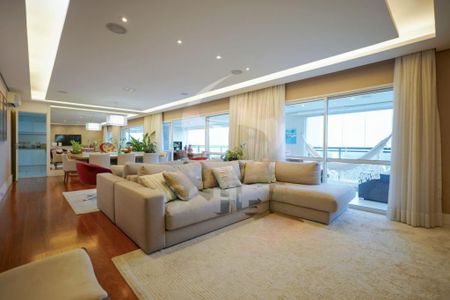 Apartamento à venda com 266m², 4 quartos e 4 vagas