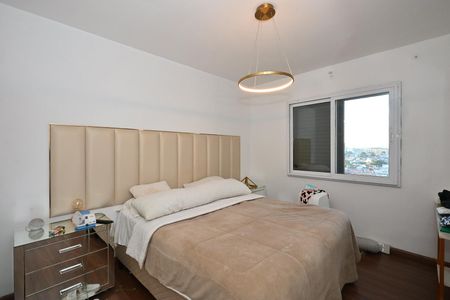 Apartamento à venda com 135m², 3 quartos e 3 vagasSuíte 2