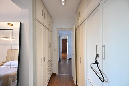 Apartamento à venda com 135m², 3 quartos e 3 vagasArmário da Suíte  2