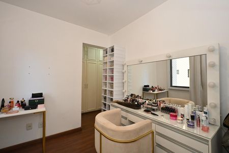 Apartamento à venda com 135m², 3 quartos e 3 vagasSuíte 1