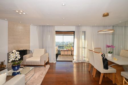 Apartamento à venda com 135m², 3 quartos e 3 vagasSala