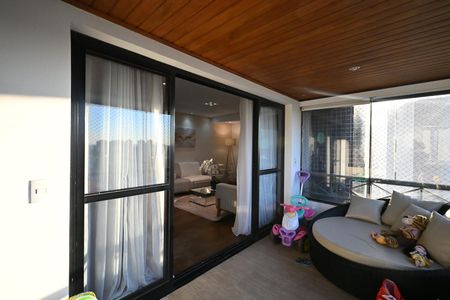 Apartamento à venda com 135m², 3 quartos e 3 vagasVaranda