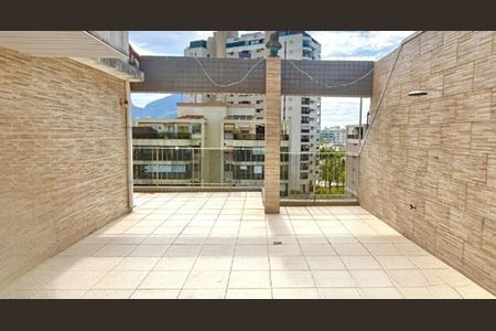 Apartamento à venda com 177m², 3 quartos e 2 vagas Apartamento à venda com 177m², 3 quartos e 2 vagasÁrea externa